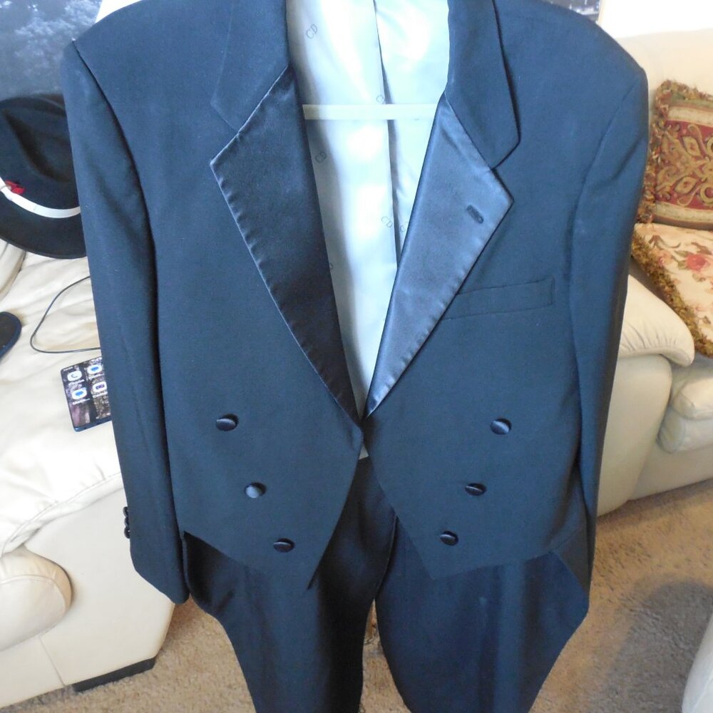 Tuxedo with tails - Picture 7 of 7